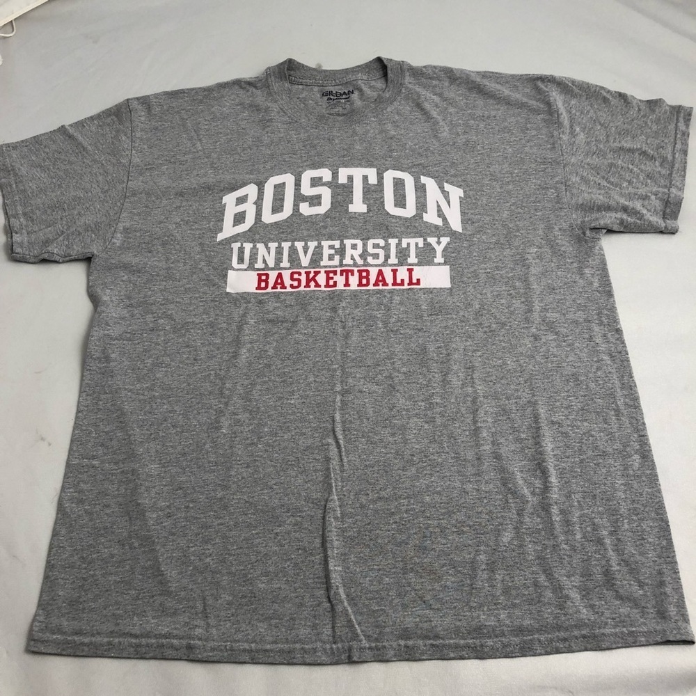 Boston University Basketball XL gray short sleeve t-shirt